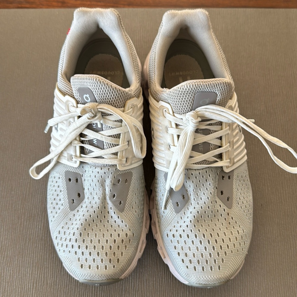 ON white sneakers size US7